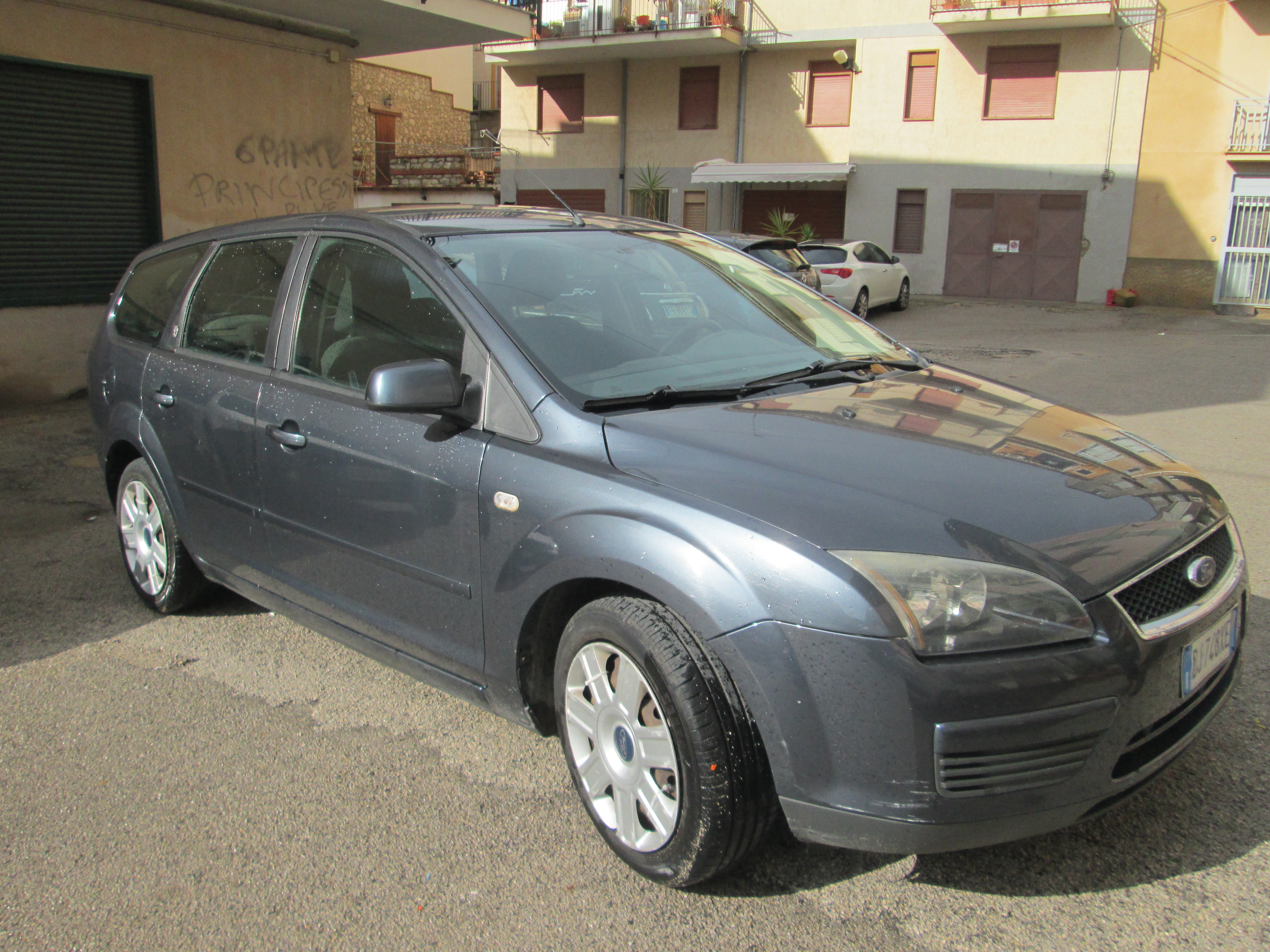 Clicca per il prezzo FORD FOCUS SW – Prezzo 2.500 Euro