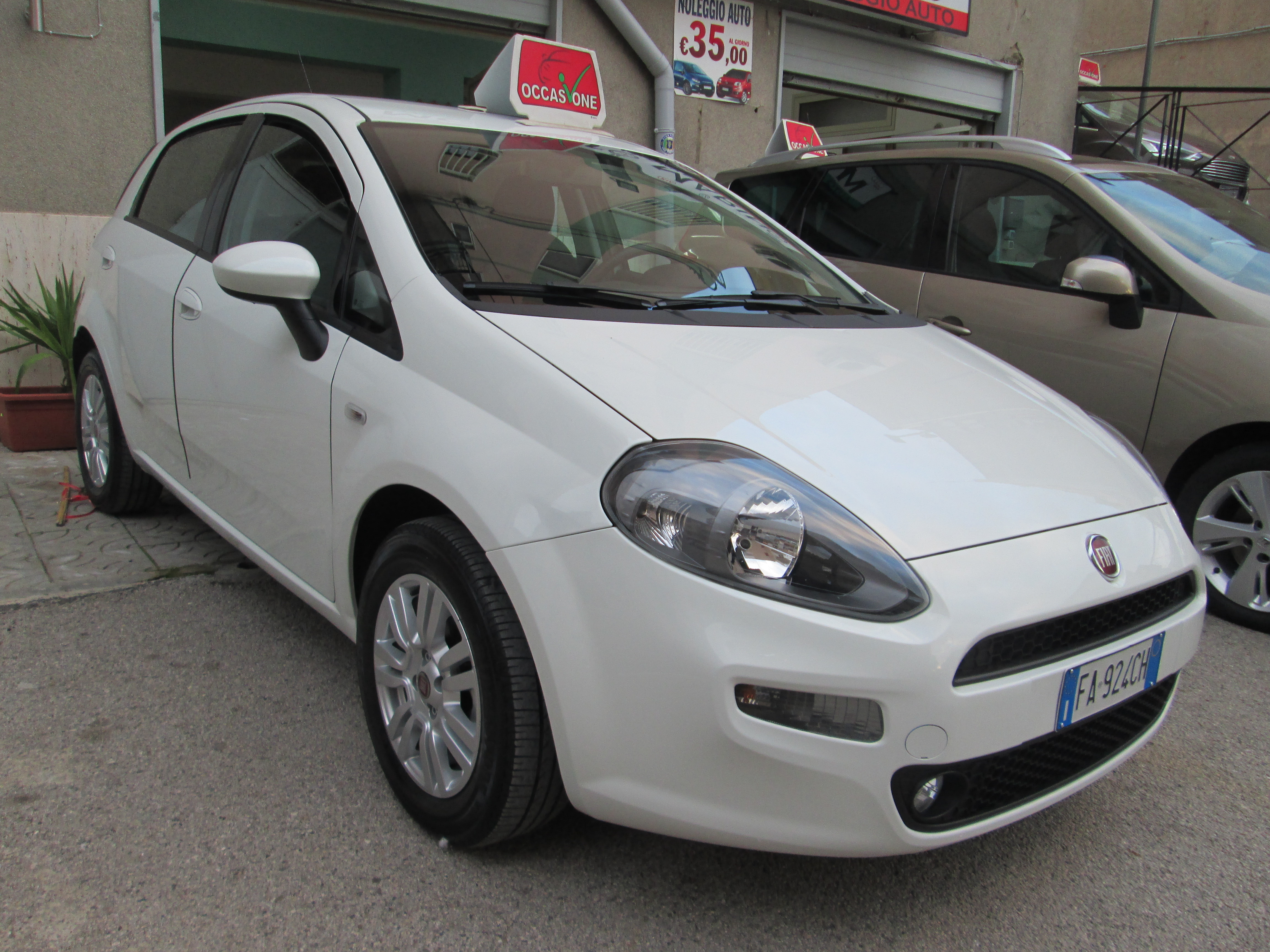 Clicca per il prezzo FIAT PUNTO LOUNGE – Prezzo 7.800€